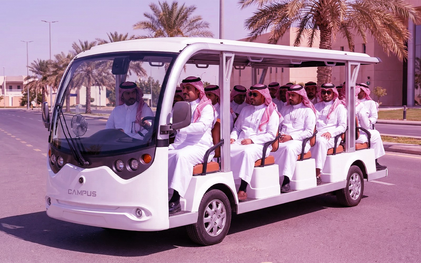 سيارة تخدّم ثلاثة وعشرين… وتخدم تنظيمك