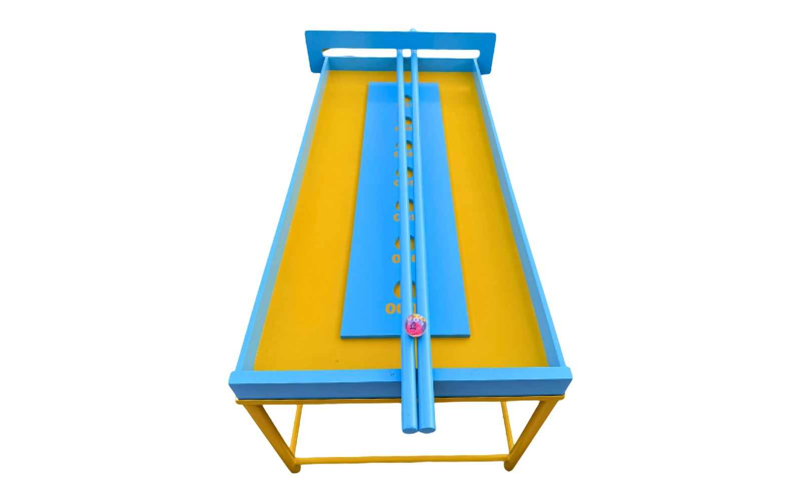 كورة وحدة… ورقم محدد. تضبط؟ ولا تطيّحها؟
