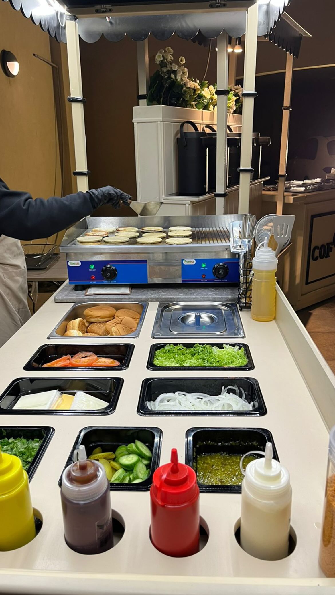 ستيشن برجر |  RA TROLLEY