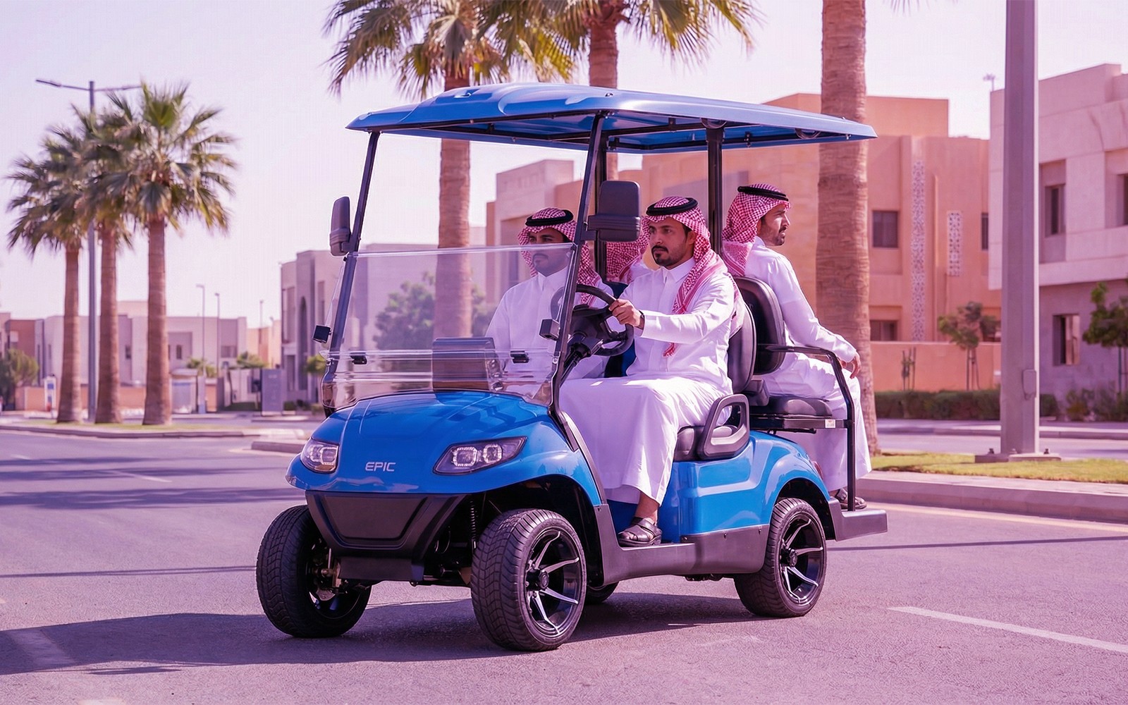 سيارة تخدّم اثنين… وتخدم تنظيمك