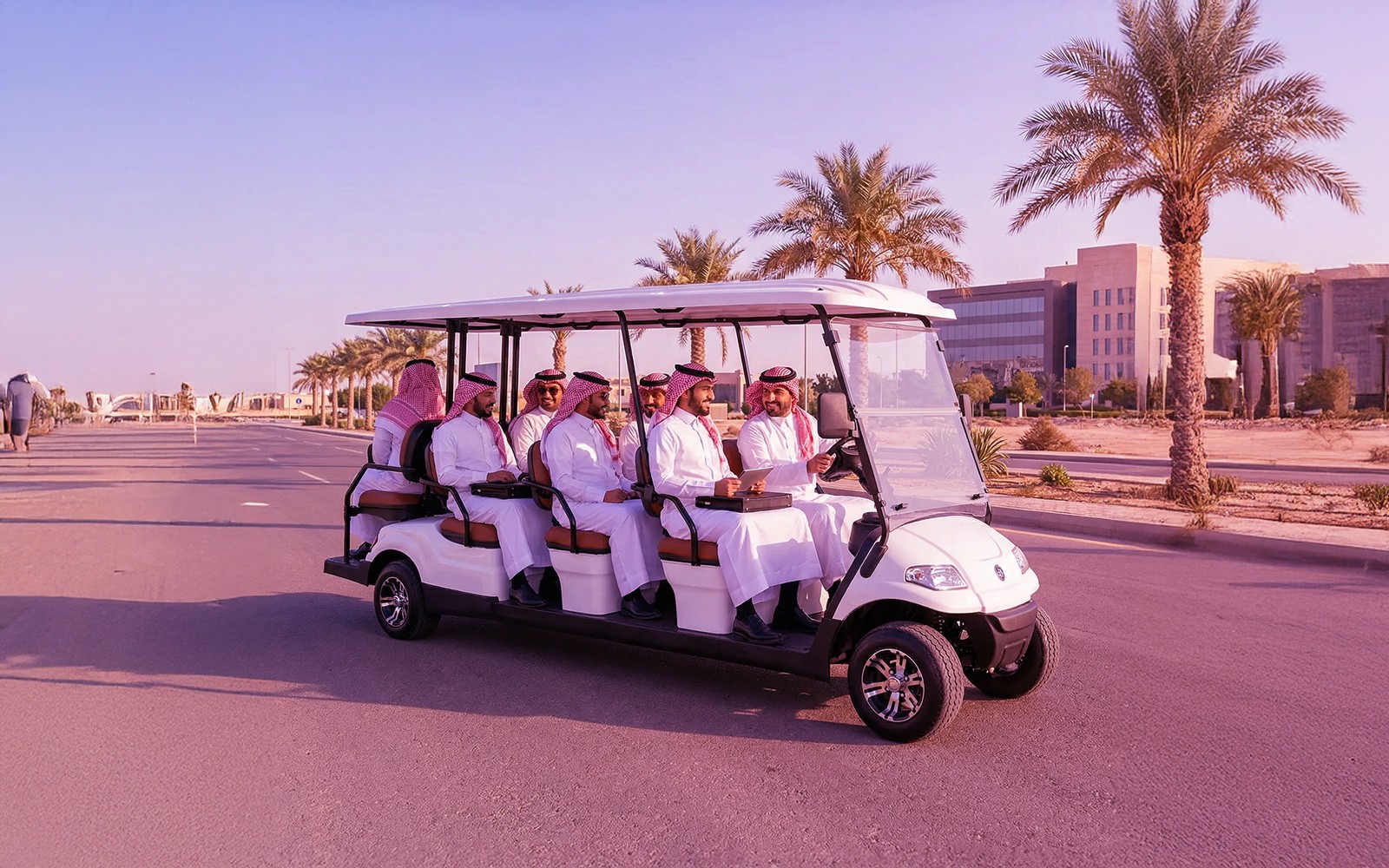 سيارة تخدّم ثمانية… وتخدم تنظيمك