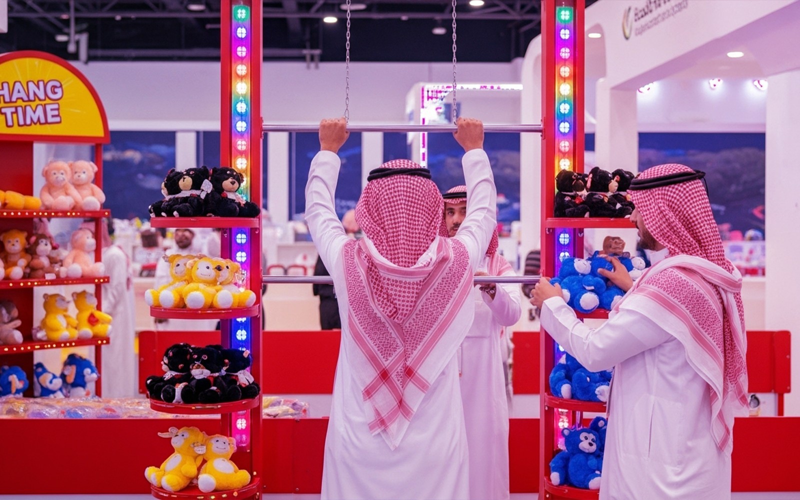 تحس إنك قوي؟ تعلّق وخلّنا نحكم!